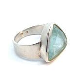 Aquamarin Triangle Ring